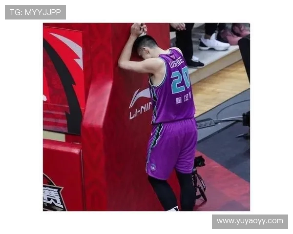 任骏飞领衔球队奋战新赛季展现强大实力与团队合作精神